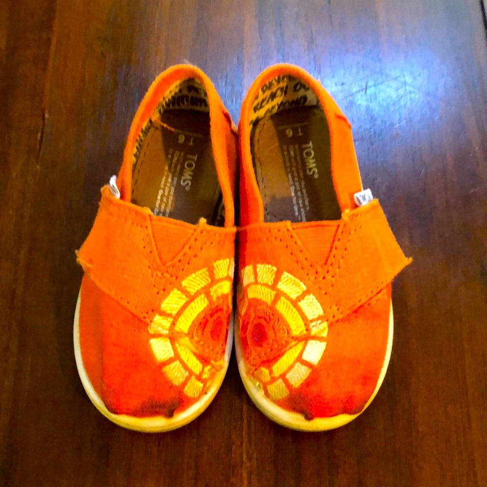Toms toddler slip ons